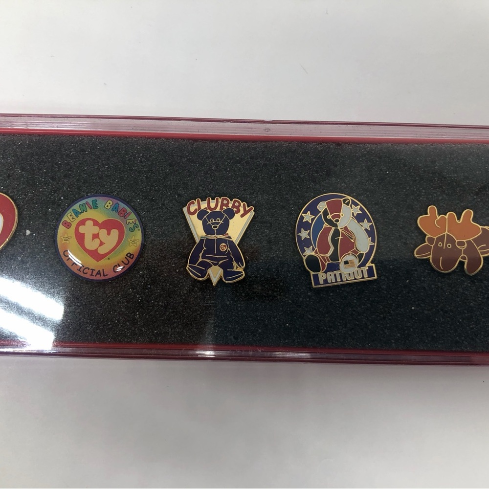 Ty Enamel Pin Set - Multicolor - Picture 2 of 3